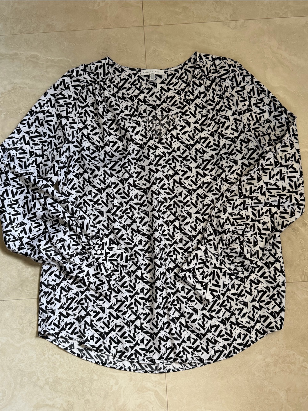 Maison D Amelie Black and White Abstract Print Women’s BlouseSize M